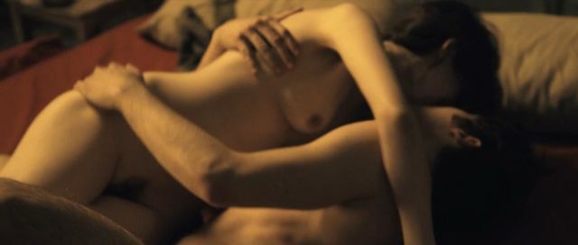 Голая Астрид Берже-Фрисби - Секс ангелов (2012)