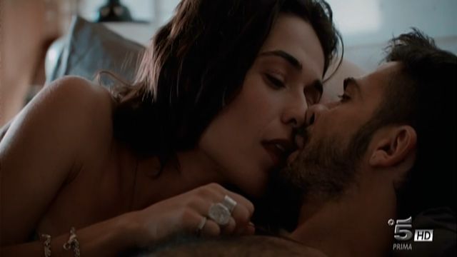 Сексуальная сцена с Дианой Флери - Соло сезон 1 серия 1 (2016)