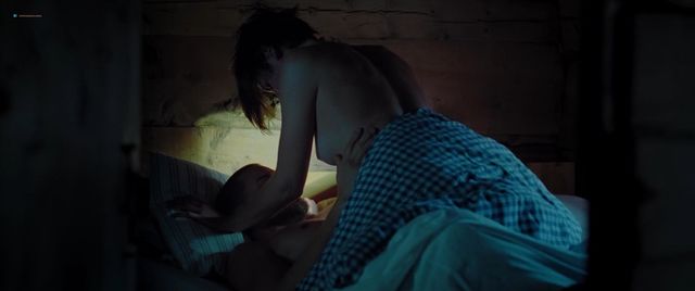 Сексуальная Хайди Тойни - Пещера (2016)