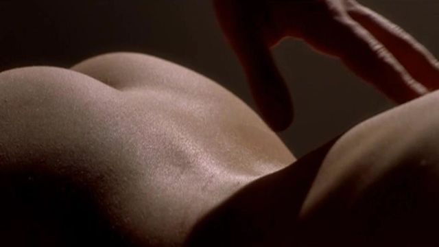 Джессика Бил в интимной сцене из фильма "Лондон" (2005)