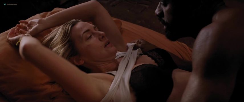 Кейт Уинслет занимаеться сексом в фильме "Между нами горы" (2017)