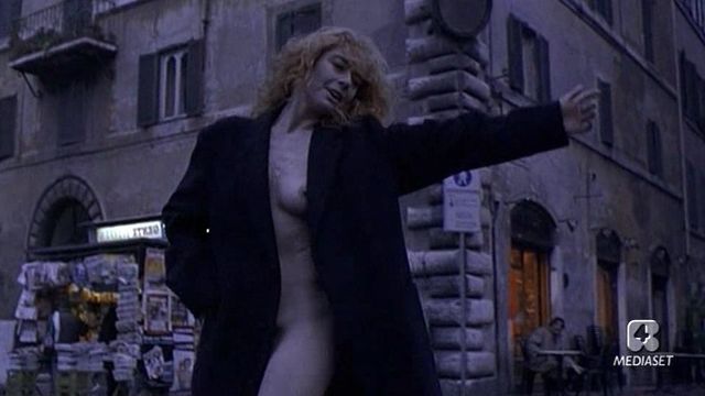 Голая Моника Гуэрриторе - Самка (1998)