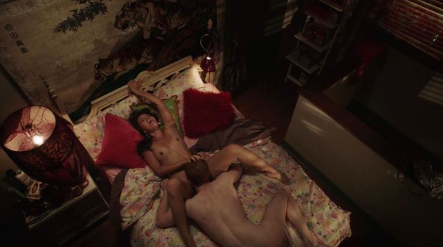 Сандра Хинохоса без одежды - Бесстыжие 2 серия 7 сезона (2016)