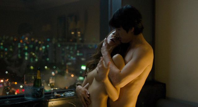 Голая Пак Со Ён и голая Исом - Мадам Пэндок (2014)