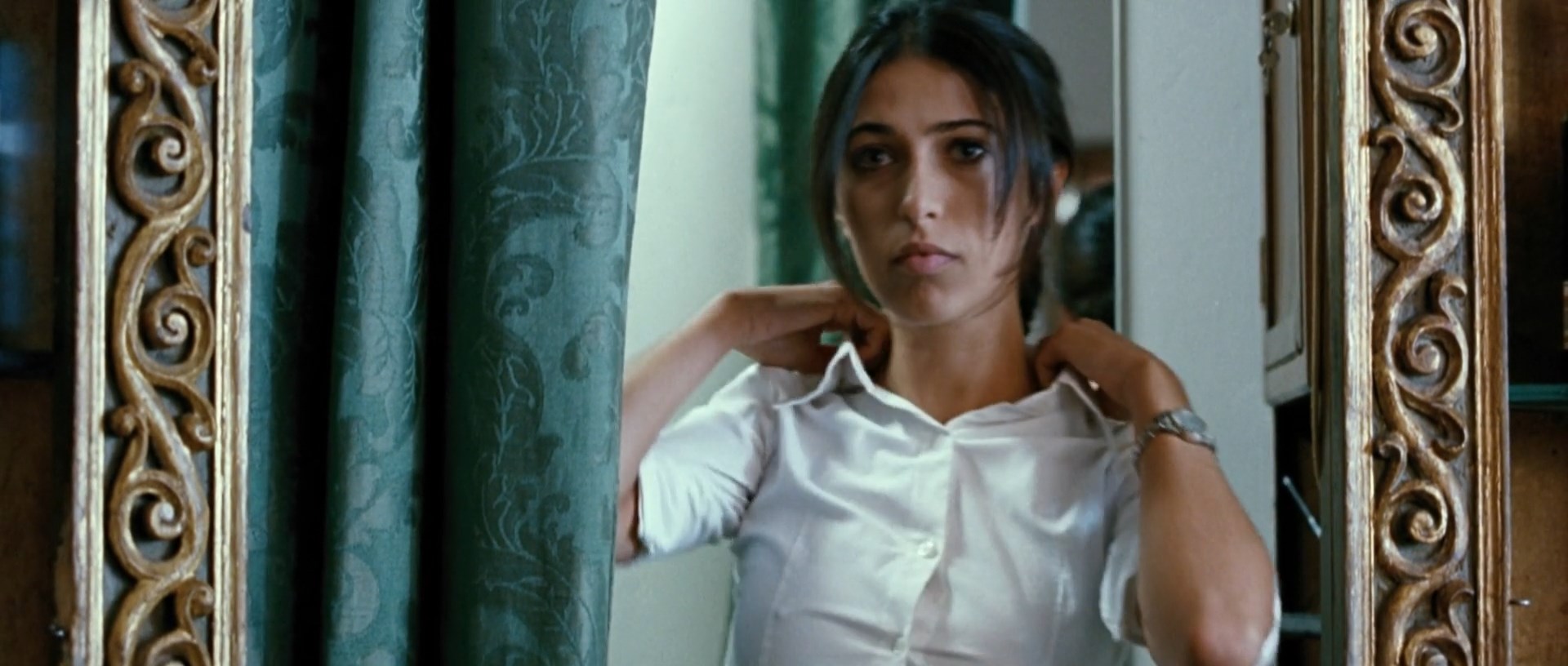 Голая Оливия Маньяни - Последствия любви (2004)
