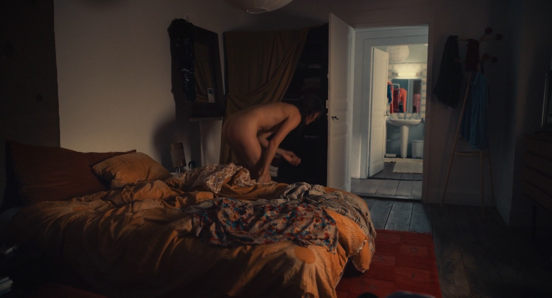 Голая Йоанна Немирская - June (2021) секс сцены из фильмов на сайте EROFILMY
