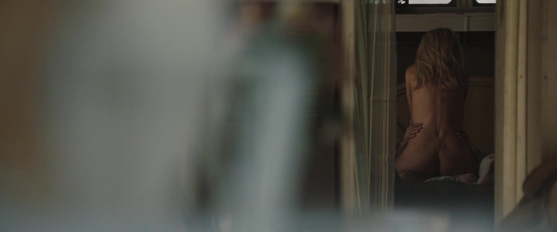 Голая Ким Бэсингер - Я здесь (2014) секс сцены из фильмов на сайте EROFILMY