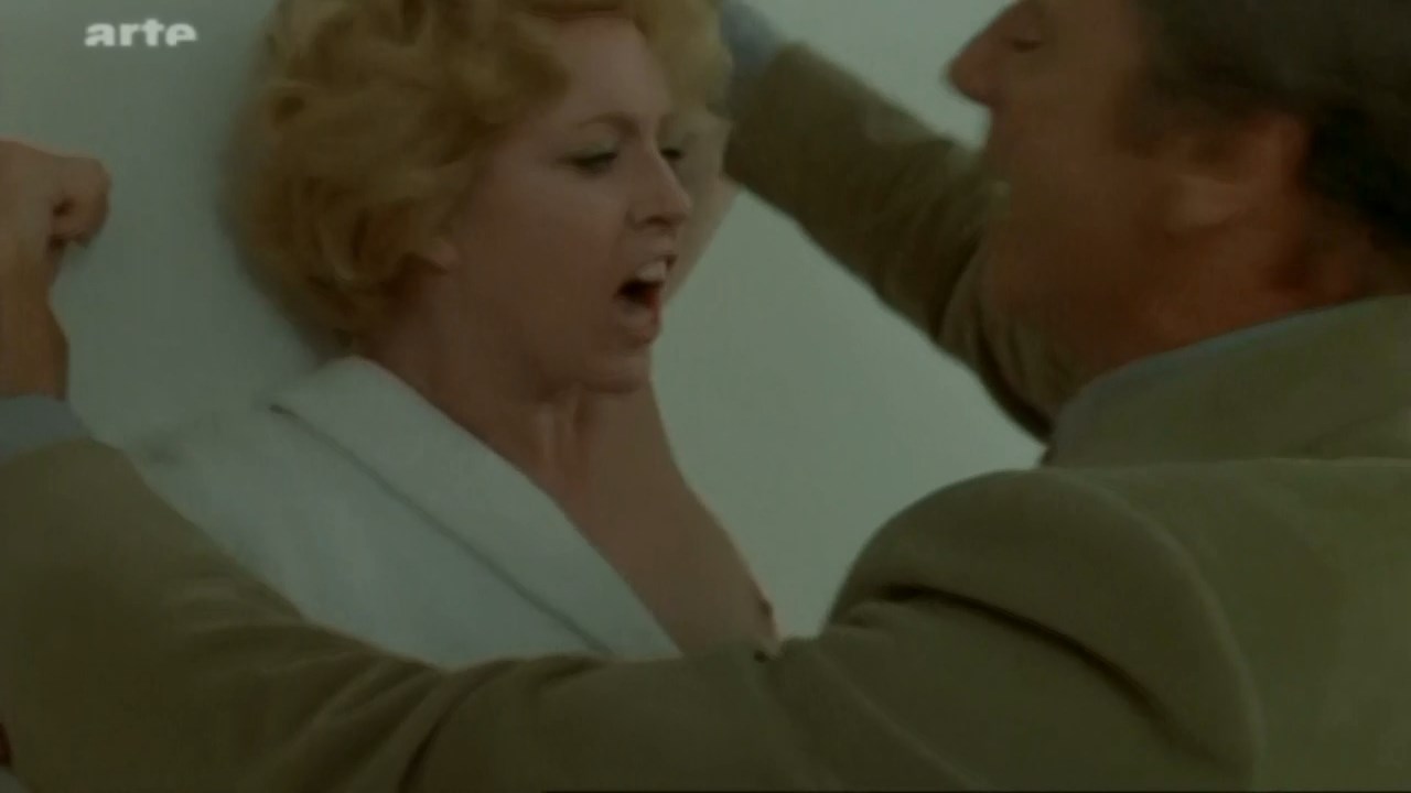 Голая Кароль Лор и голая Мари Дюбуа - Угроза (1977)
