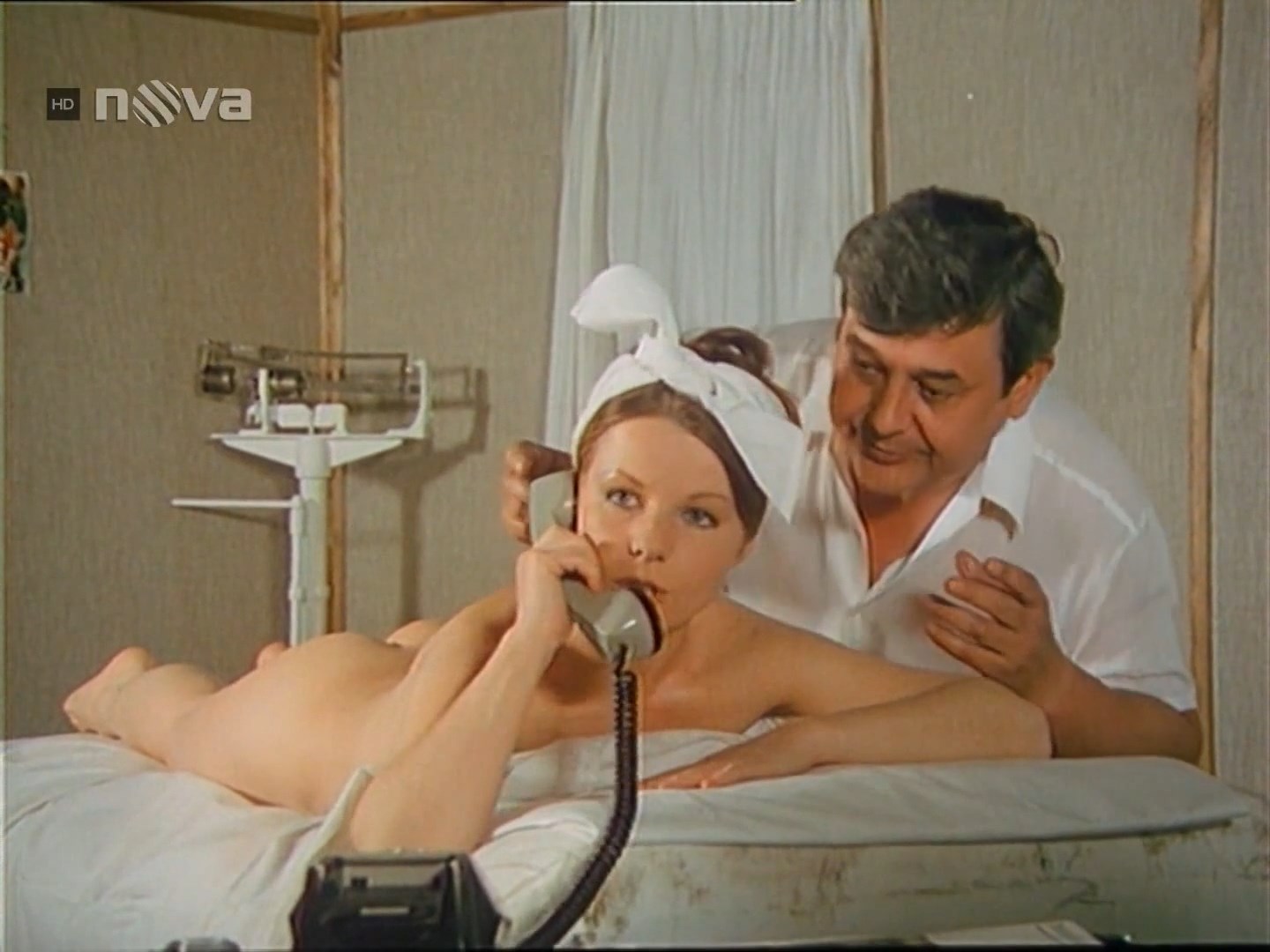 Голая Йорга Котрбова - Пятница - не выходной (1979)
