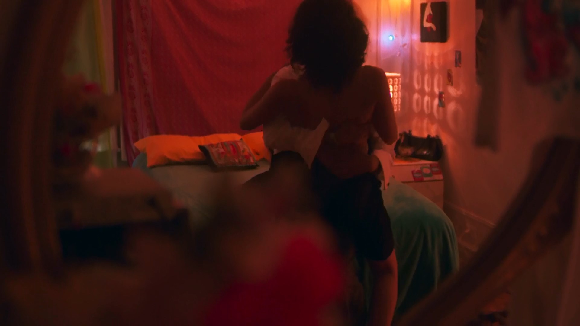 Сексуальная Карли Гевара - Оставленный позади сад (2019)