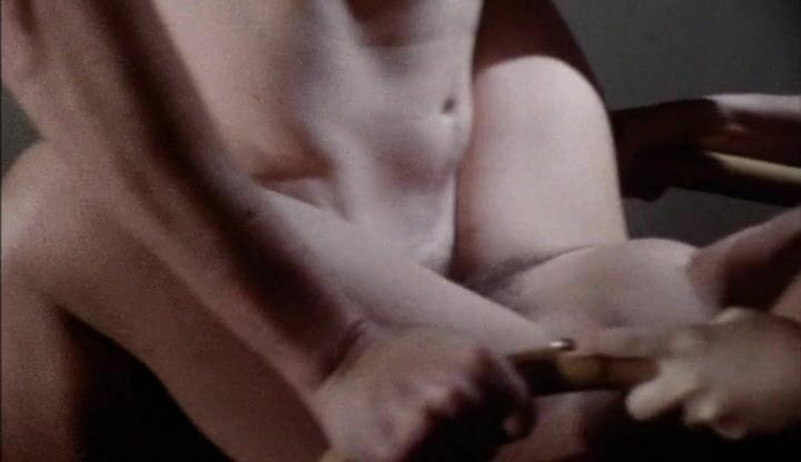 Голая Венди Кавано и голая Мария Аронофф - Фантазм (1976)