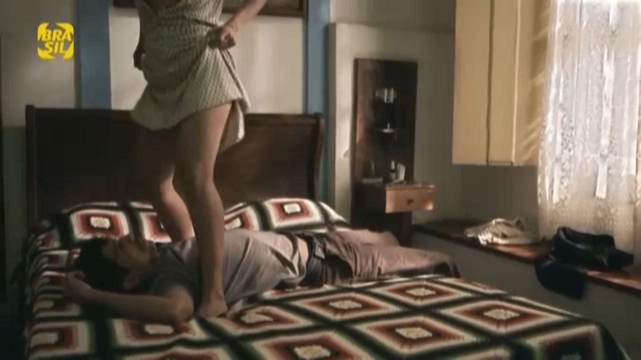 Голая Лума Ле Рой и сексуальная Катарина Ассиоли - Uma Dose Violenta de Qualquer Coisa (2013)