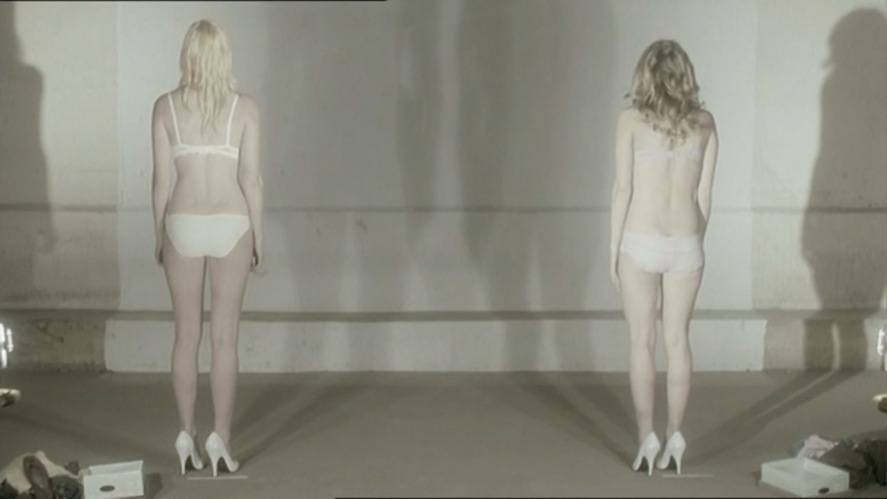 Сексуальная Пейтон Лист и сексуальная Камерон Гудман - Шатл (2008)