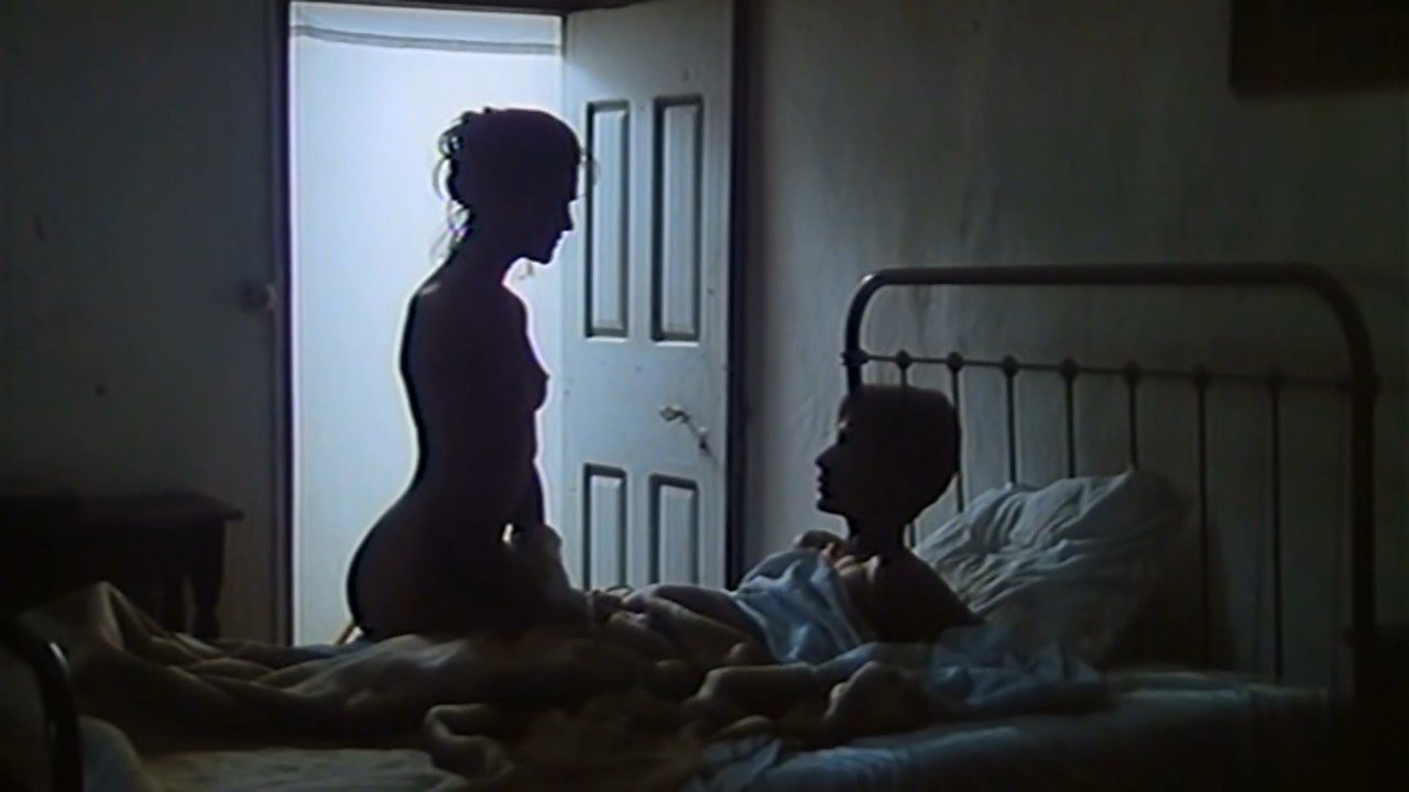 Голая Кьяра Казелли - Год пробуждения (1991)