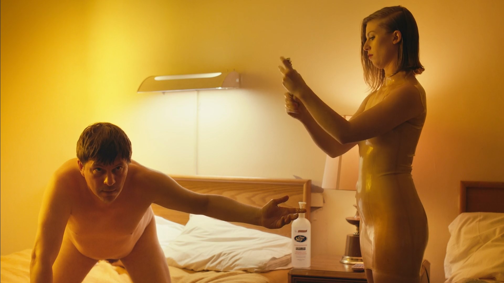 Голая Перри Восс - Ape Sodom (2016) секс сцены из фильмов на сайте EROFILMY