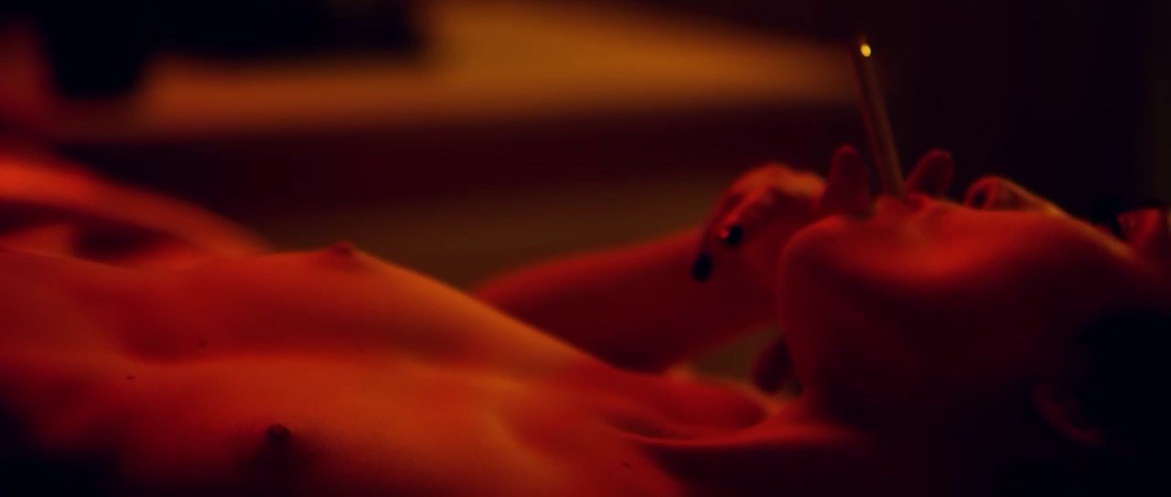 Голая Франческа Фондевила, голая Лорен Литт и голая Аня Аваева - The Humdrummer (2013)