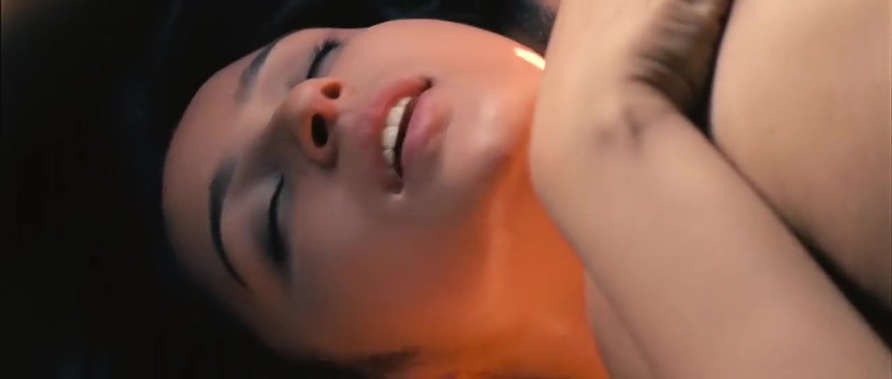 Сексуальная Паринити Чопра - Сумасшедшая любовь / Мятежники любви (2012)