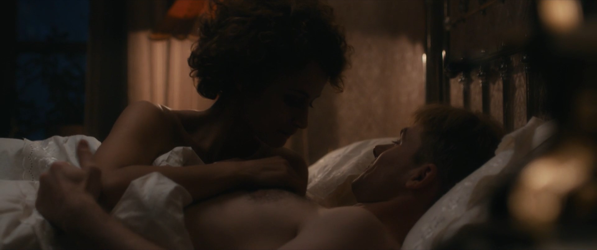 Сексуальная Алёна Коломина - Одиннадцать молчаливых мужчин (2022) секс  сцены из фильмов на сайте EROFILMY