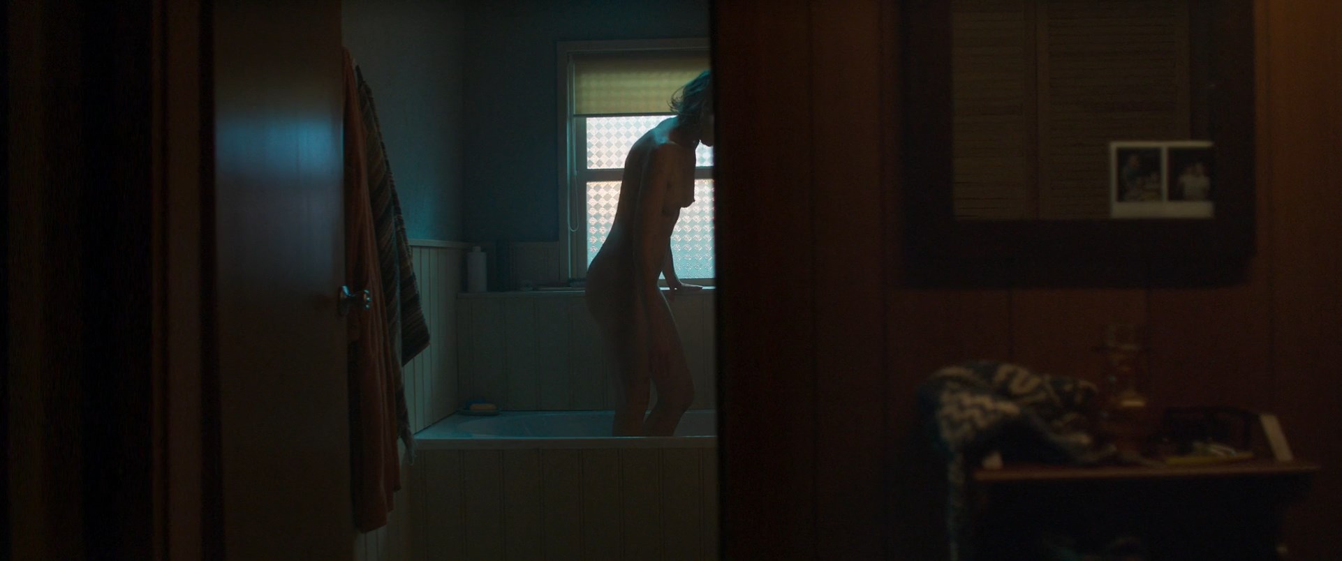 Голая Наоми Уоттс -Бесконечная буря (2022) секс сцены из фильмов на сайте  EROFILMY