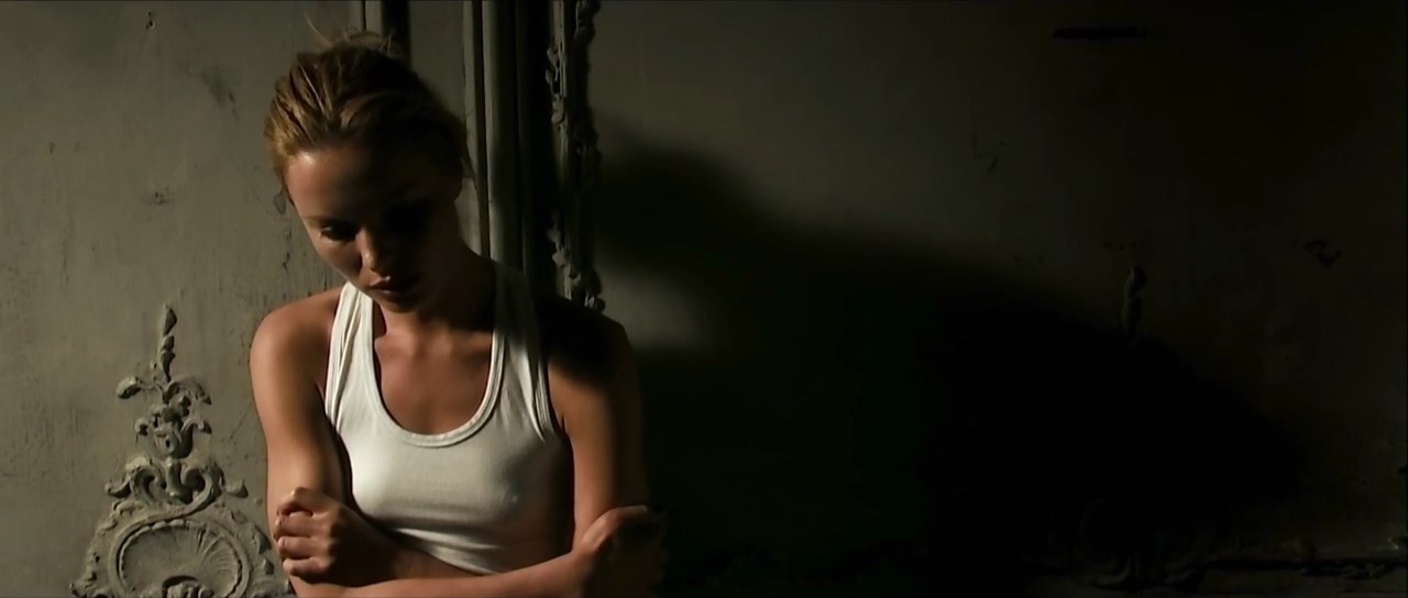Сексуальная Софи Майстер – Le pavillon des ecorches (2009)