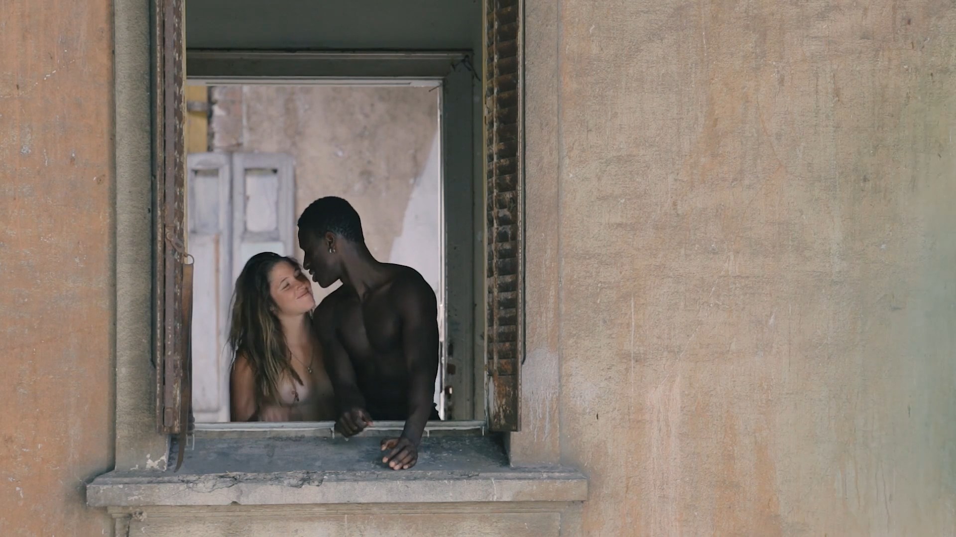 Голая Ману Либман - Blow, Howl, Whistle (Sopro, Uivo e Assobio) (2015)