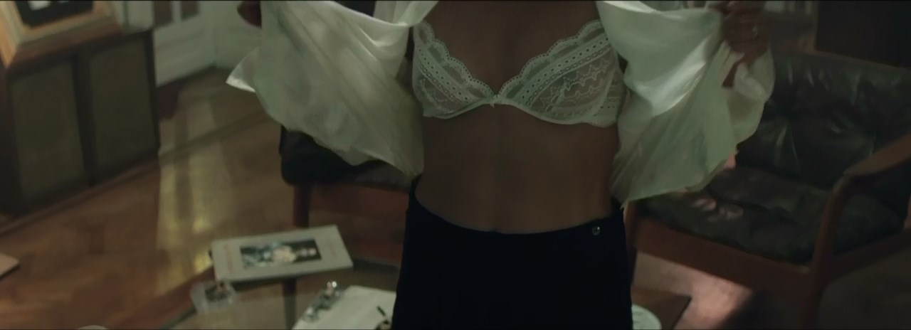 Сексуальная Даниэла Шмидт – Гора (2012)