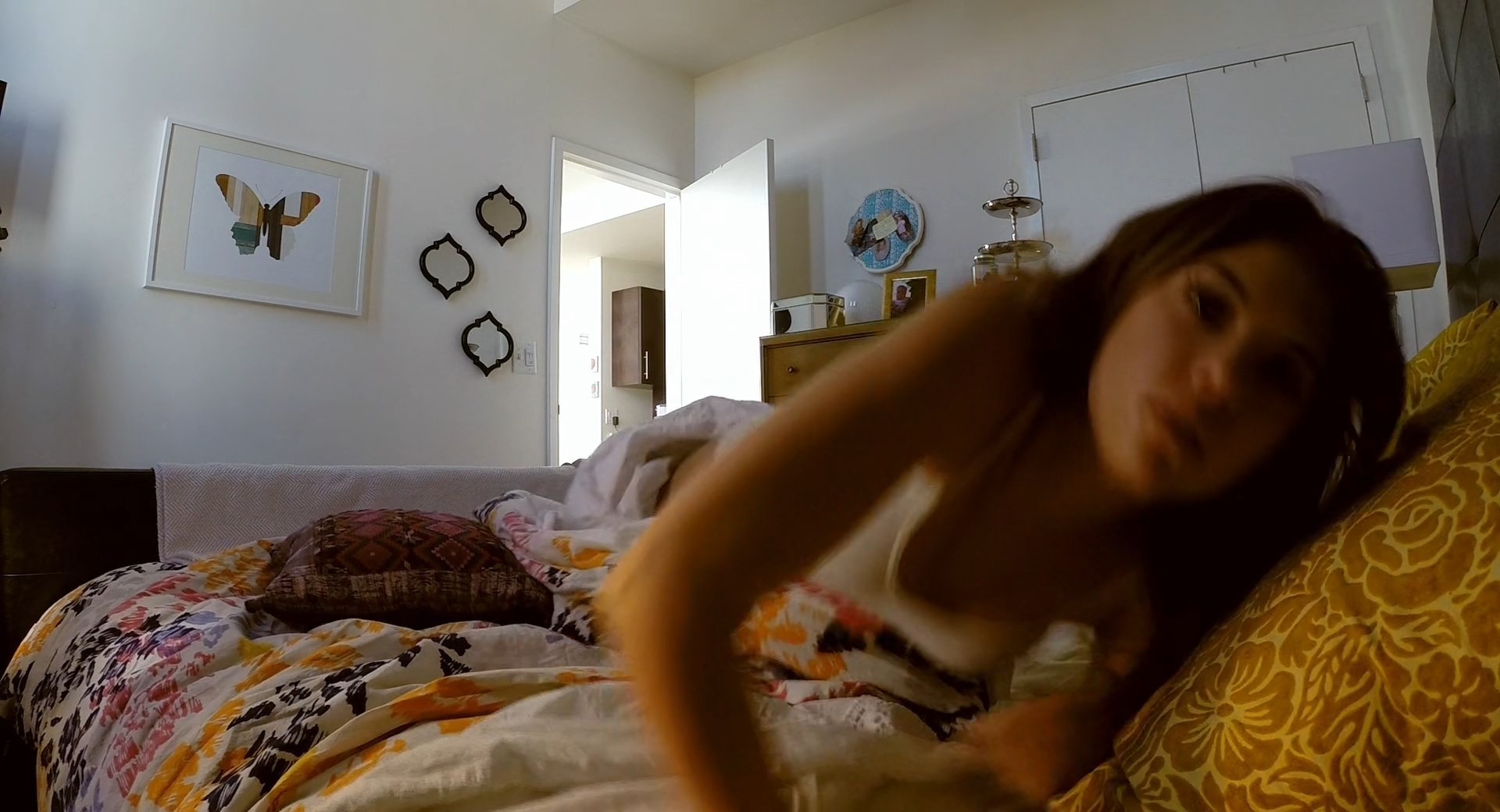 Сексуальная Эшли Бенсон - Крыса (2015)