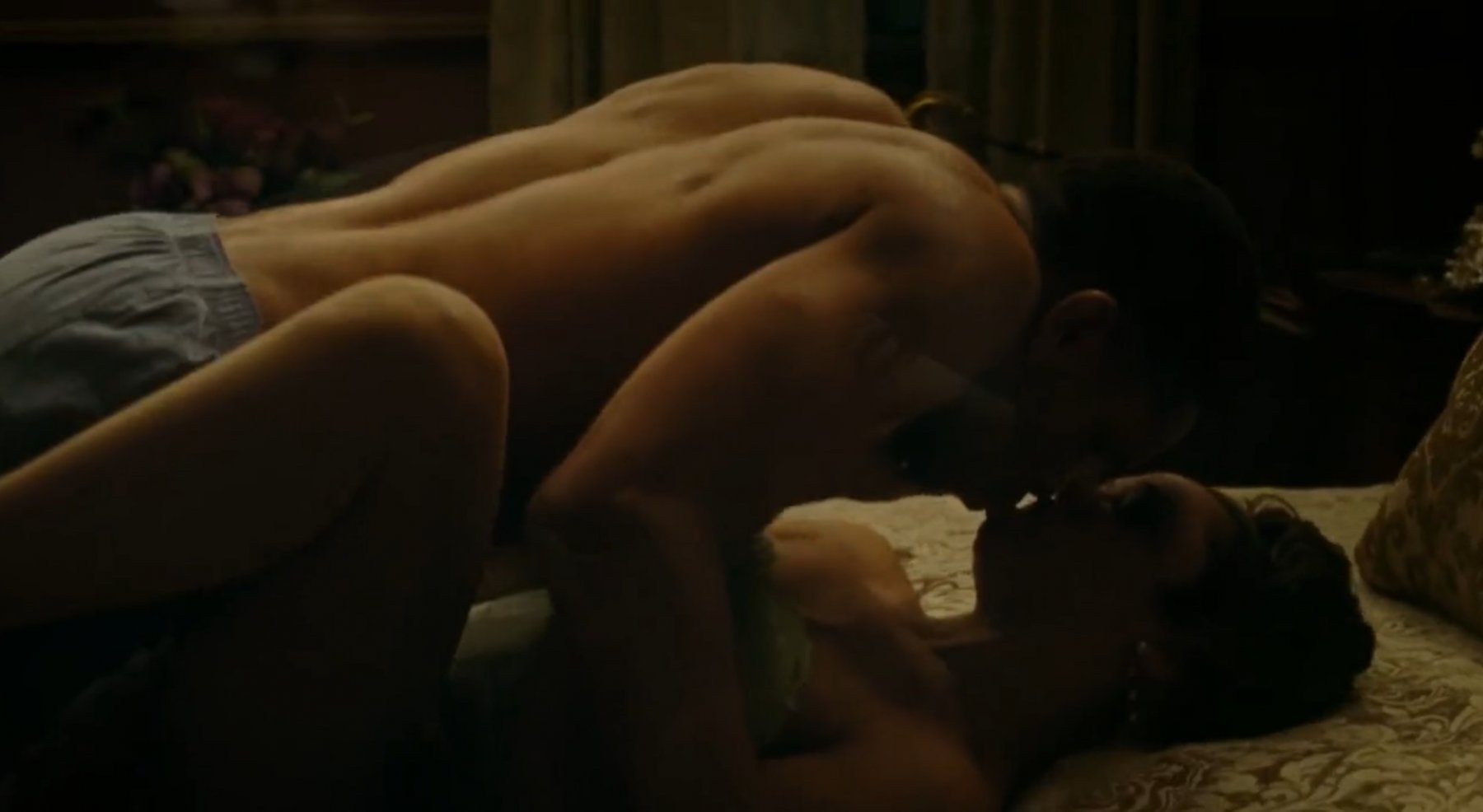 Самые сексуальные сцены Тессы Томпсон из фильма "Любовь Сильви" (2020)