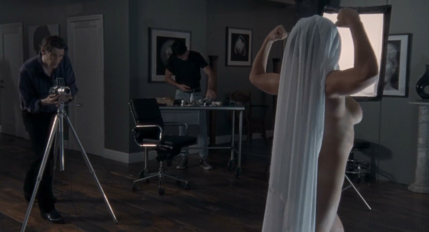 Голая Марианна Рендон и другие - Мэпплторп (2018)