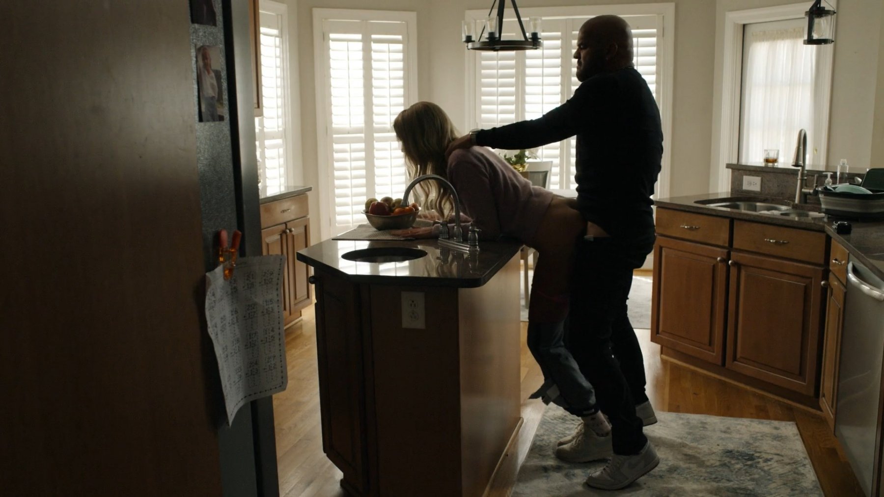 Голая Райли Воулкел - Кайфтаун 2 сезон 8 серия (2021)