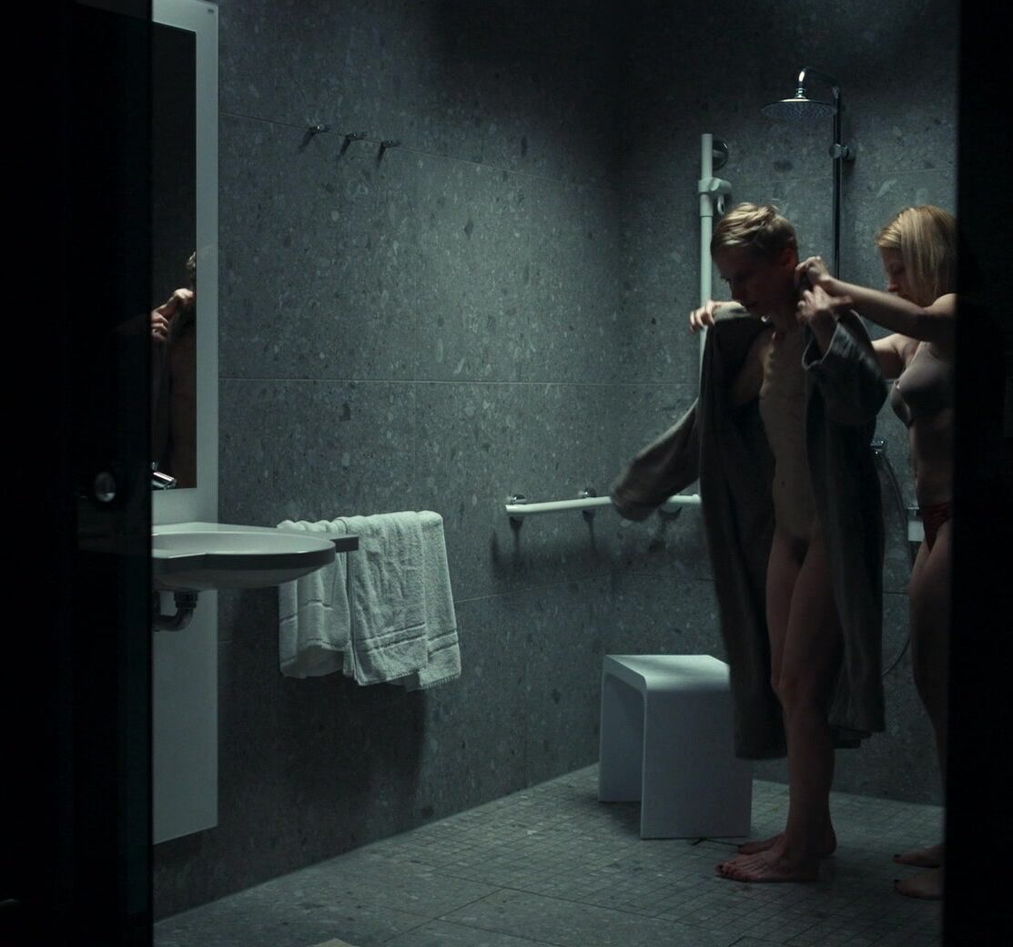 Голая Марта Нерадкевич и голая Магдалена Целецкая - Lek (2023)