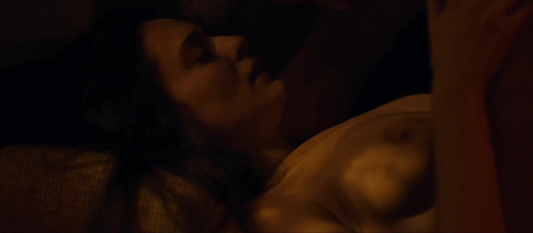 Голая Аслыхан Гюрбюз - Ember (2016)