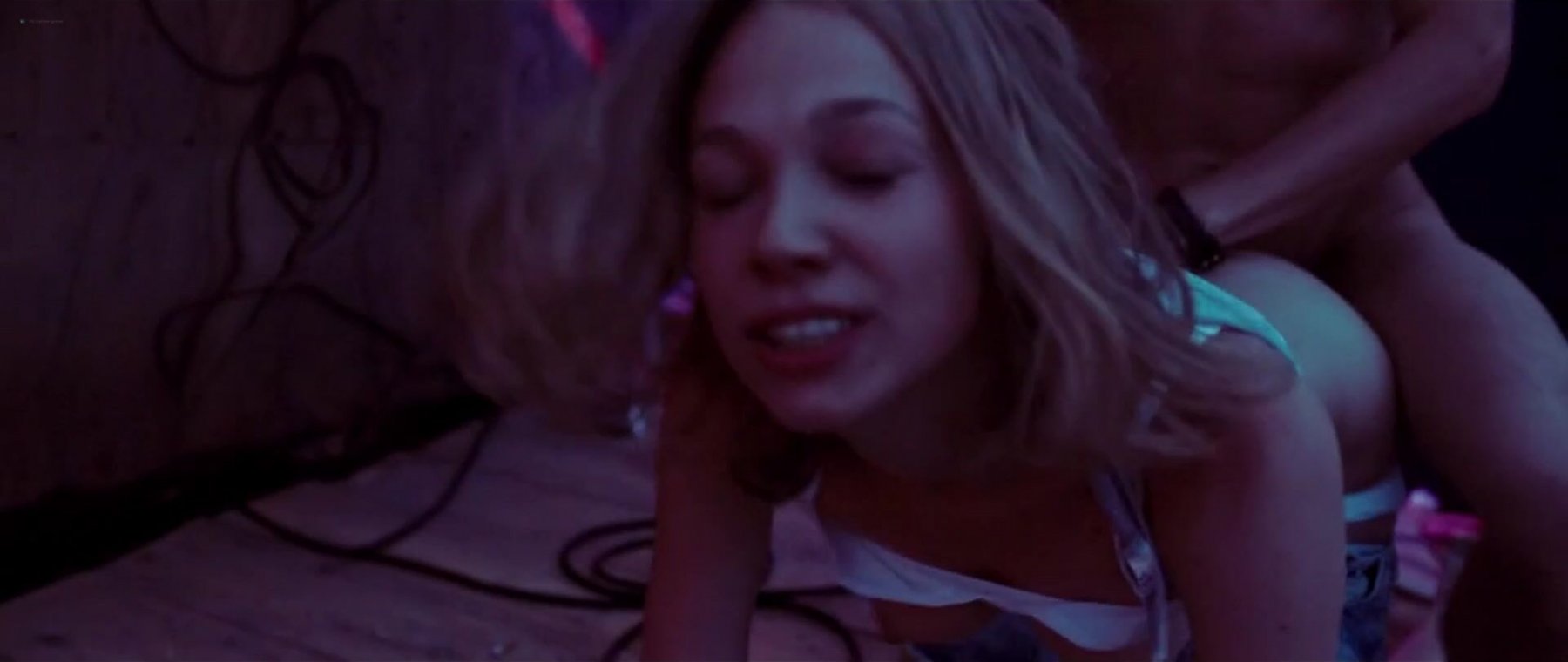 Голая Александра Бортич и голая Марина Васильева - Как меня зовут (2014)