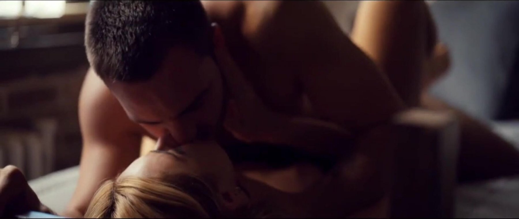 Сексуальная Грейс ван Паттен - Соври мне 1 сезон 8 серия (2022)