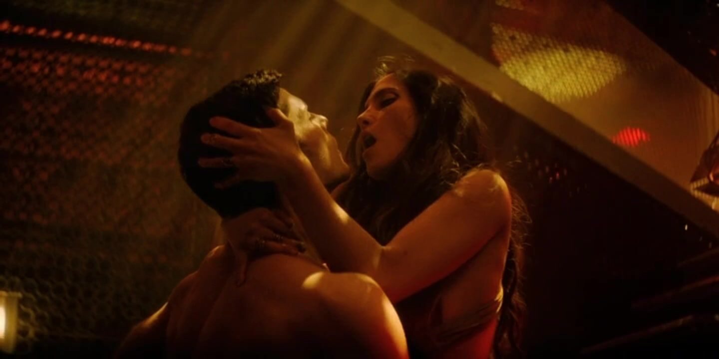 Сексуальная Сара-Софи Бусснина - Дюна: Пророчество 1 сезон 1 серия (2024)