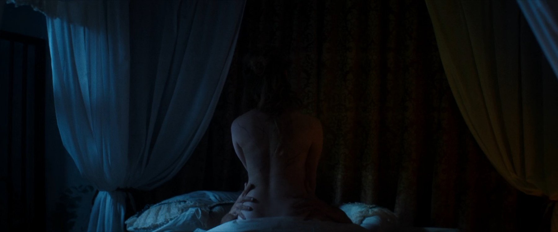 Голая Эмбер Хёрд - 13 пришествий дьявола (2023)