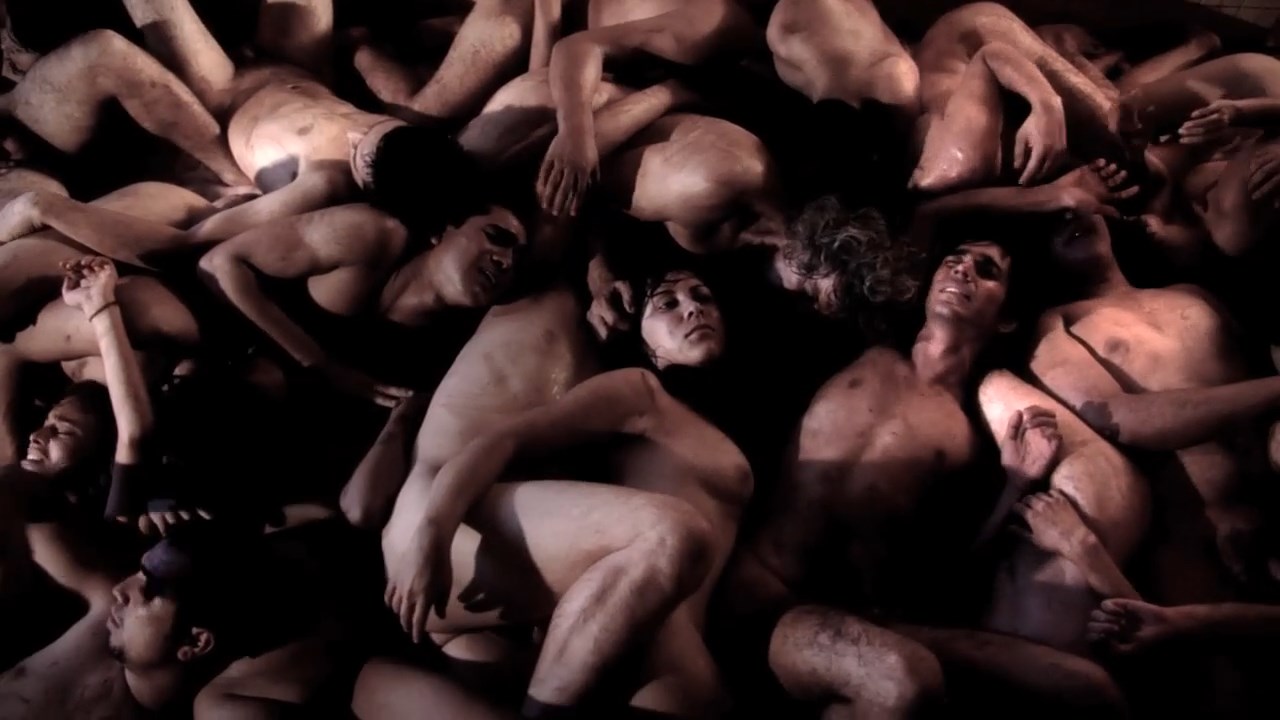 Голая Андреа Риера - Infinito (2011)