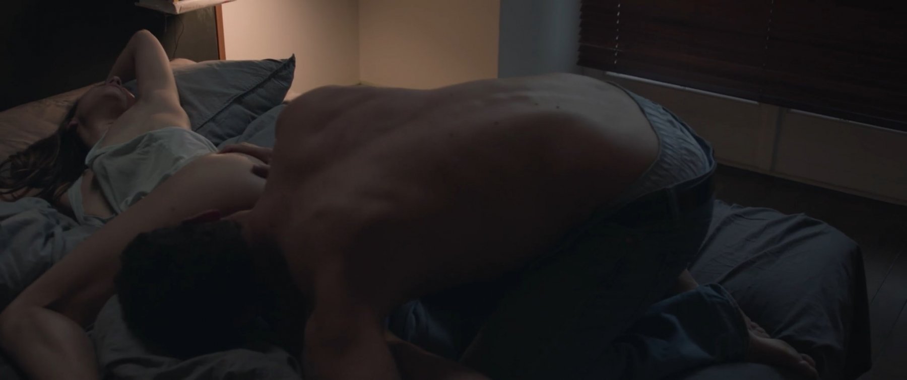 Голая Сесиль Плеже - Solitaire (2018)