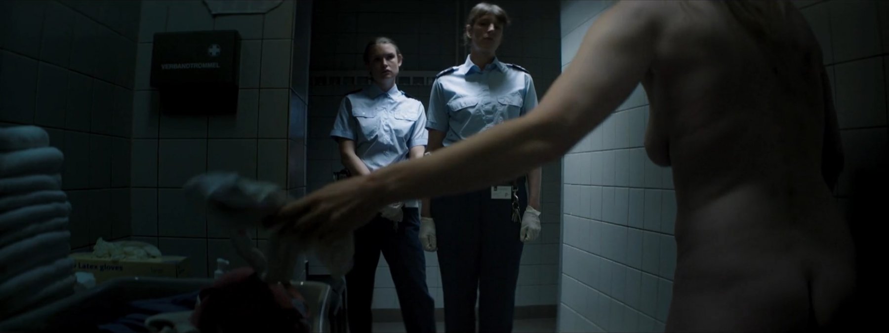 Голая Ариен Шлутер - Люсия де Берк (2014)