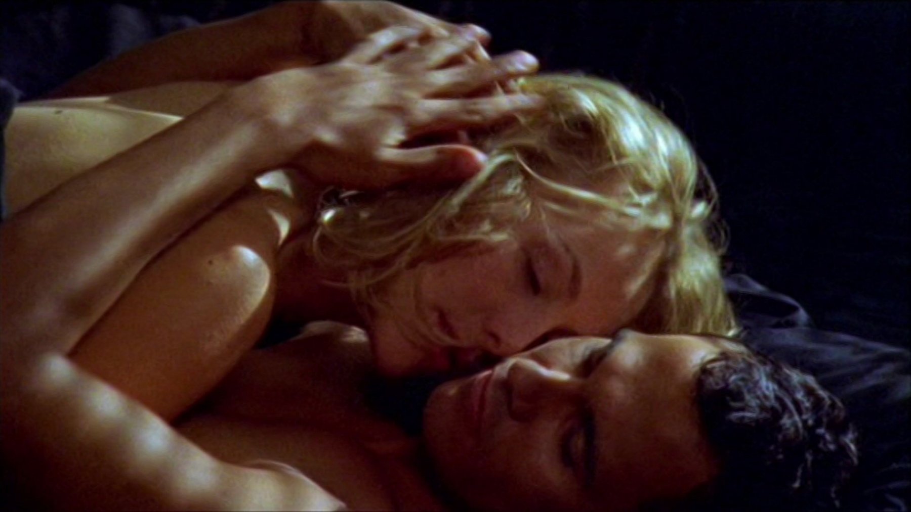 Сексуальная Роксана Уилсон - Водяные крысы 4 сезон 26 серия (1999)