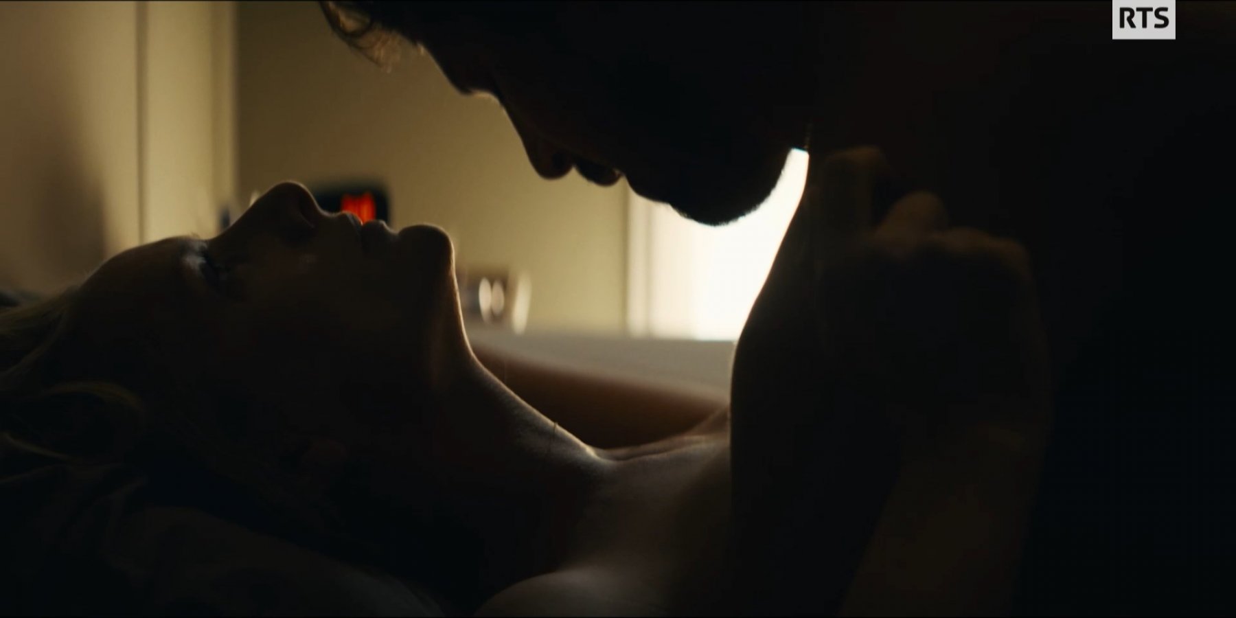 Сексуальная Чарли Бруно - Чутьё (2023)