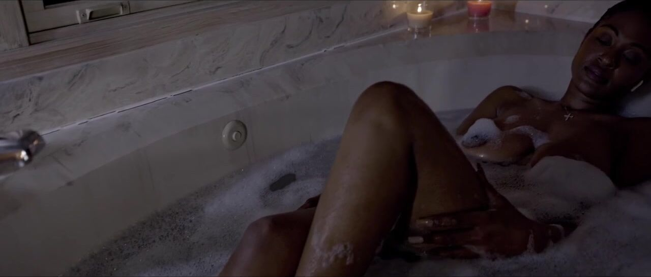 Голая Стэйси Нино - Self Quarantined (2022)