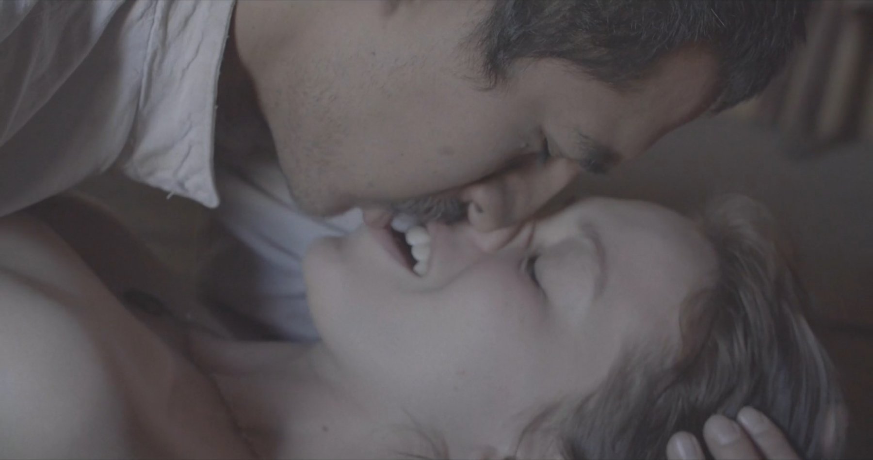 Сексуальная Ана Валерия Бесерриль - Aire de lluvia (2020)