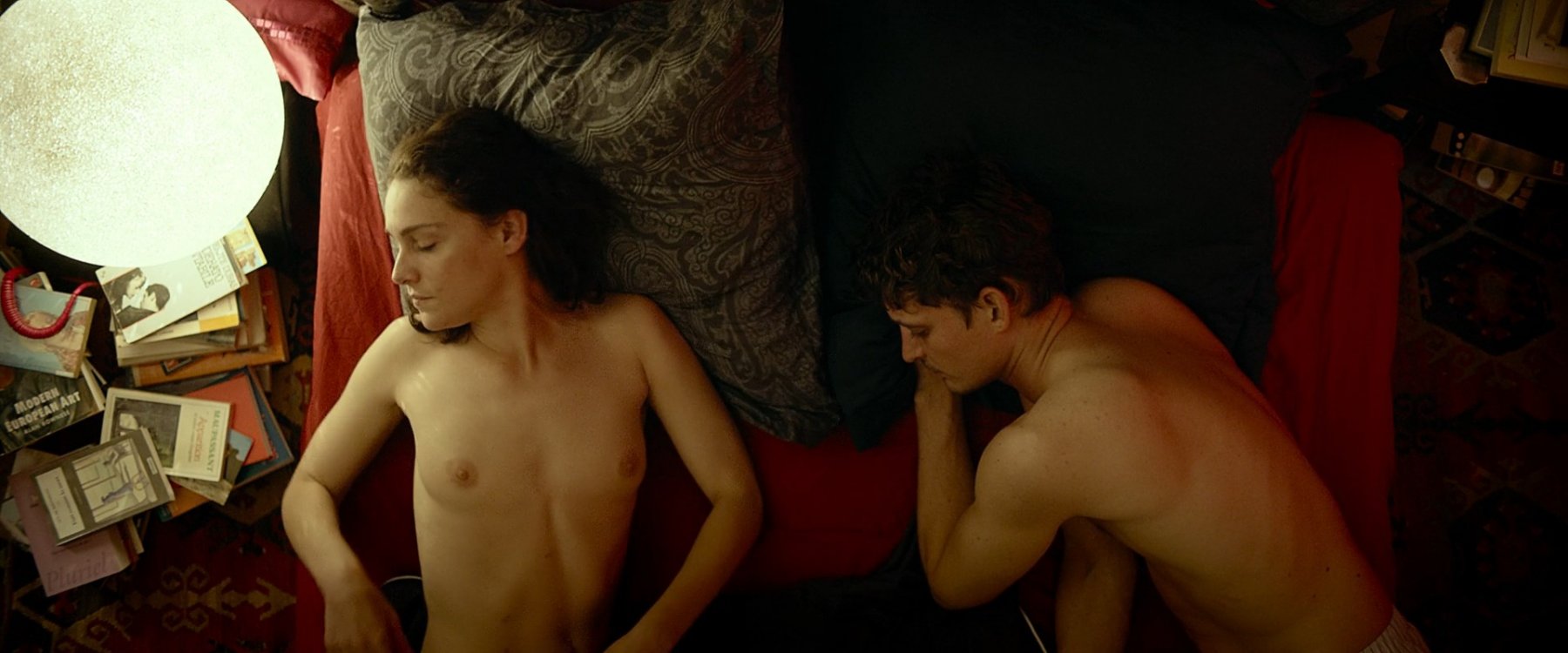 Голая Ариана Лабед - Avant l'effondrement (2023)