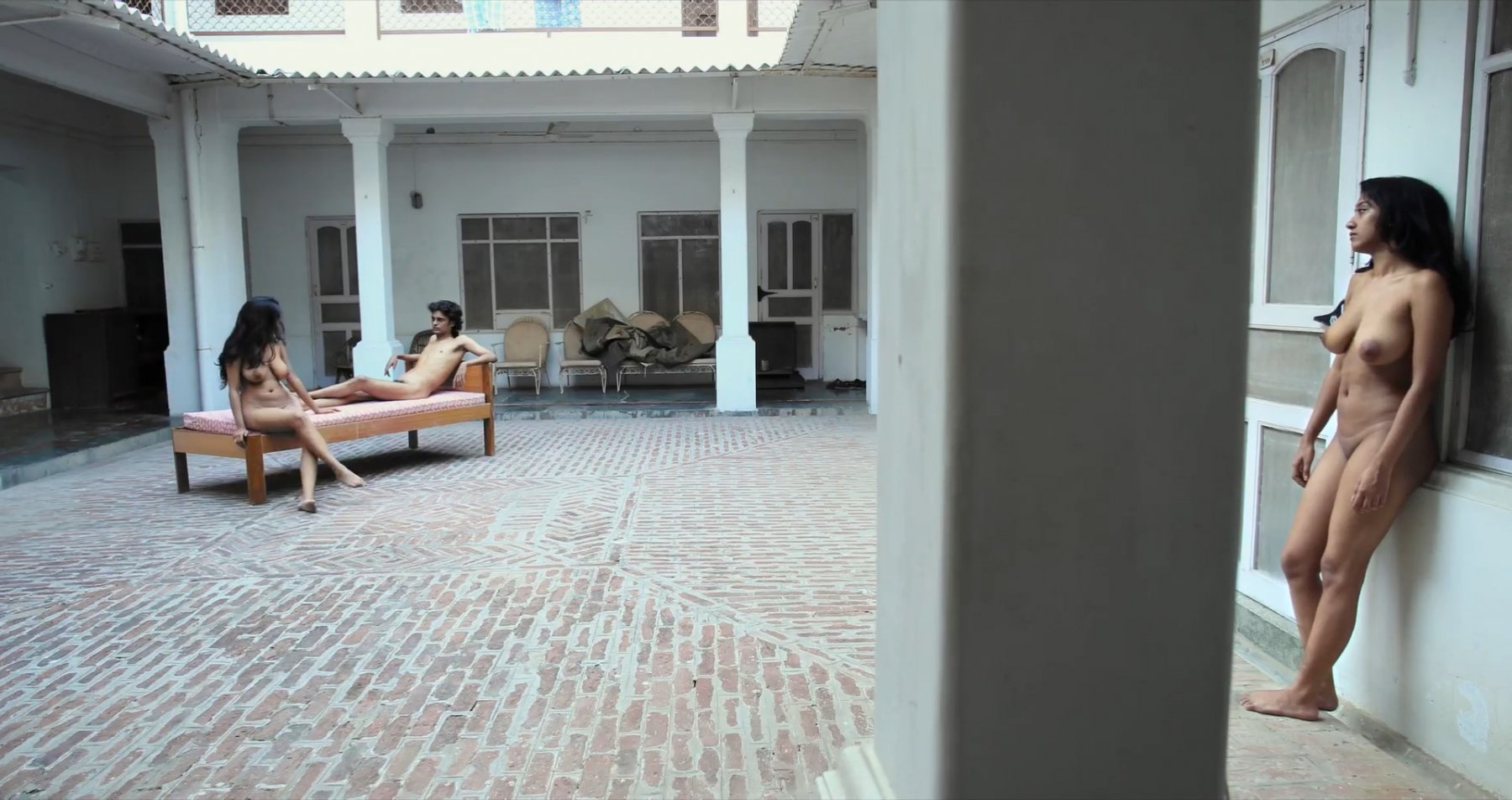 Сексуальная Пракрити Дутта Мукхерджи и голая Деблина Сен - Dispassionate Love (Virndavani Vairagya) (2018)