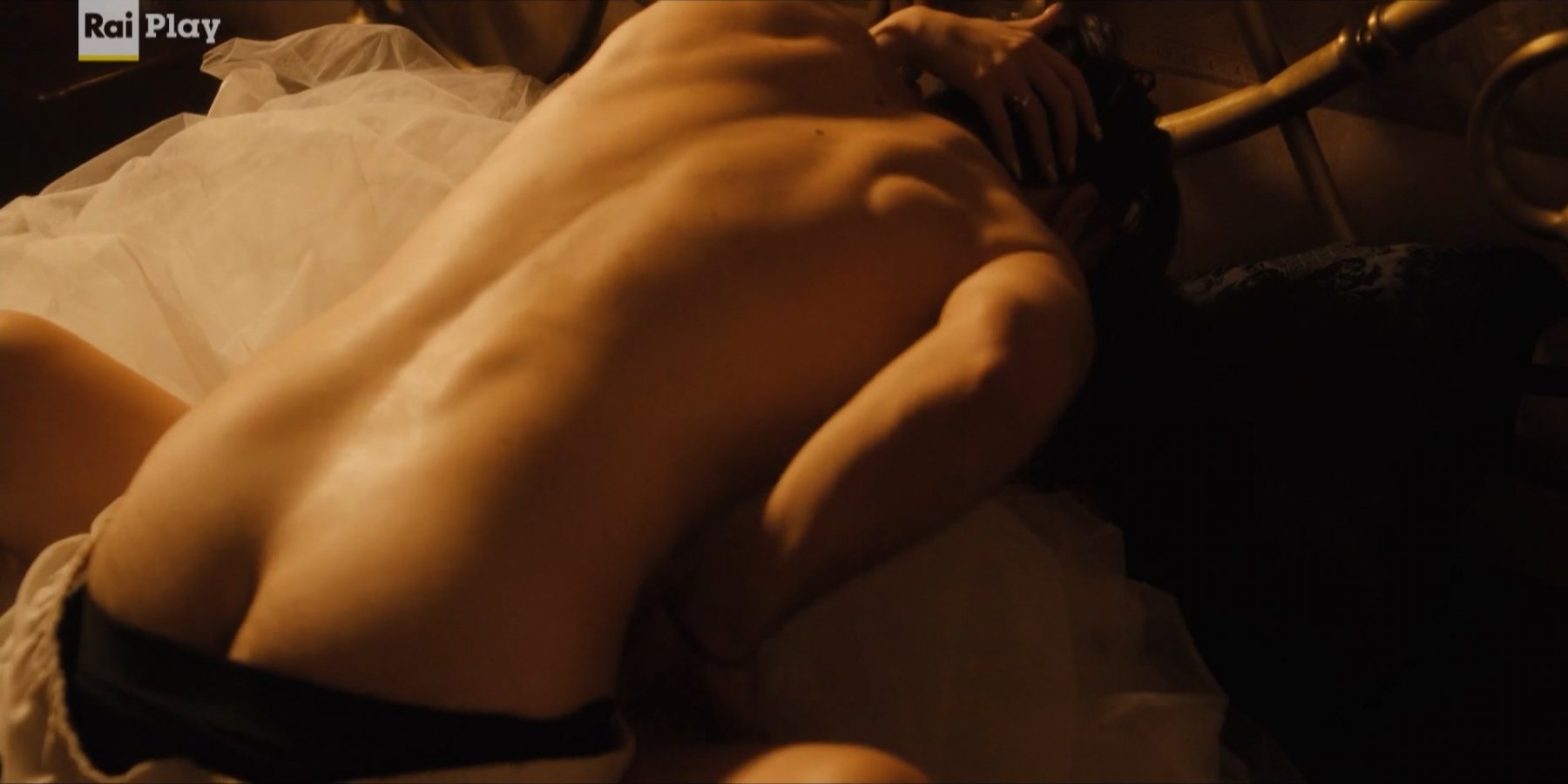 Голая Джованна Саннино - Море свободы (Mare Fuori) 3 сезон 8, 11 серия (2023)