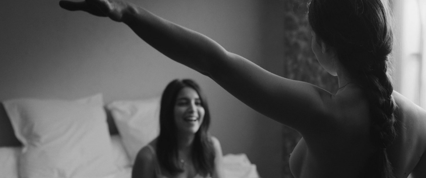 Голая Эстер Гаррель - Астрагал (L'astragale) (2015)