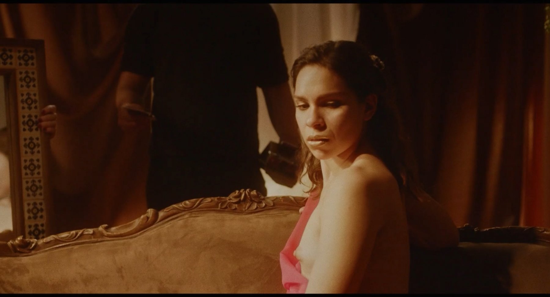 Голая Дэн Запата - Cuarto oscuro (2020)