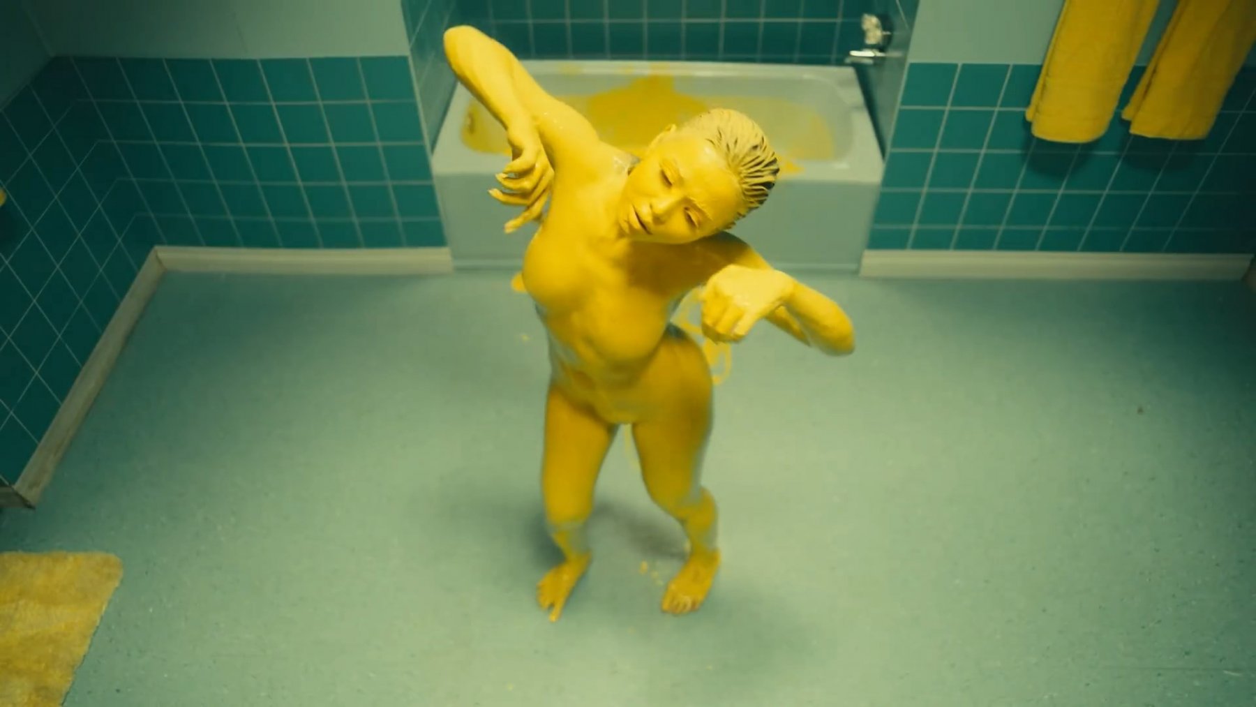 Голая Белла Порч - Living Hell (2022)