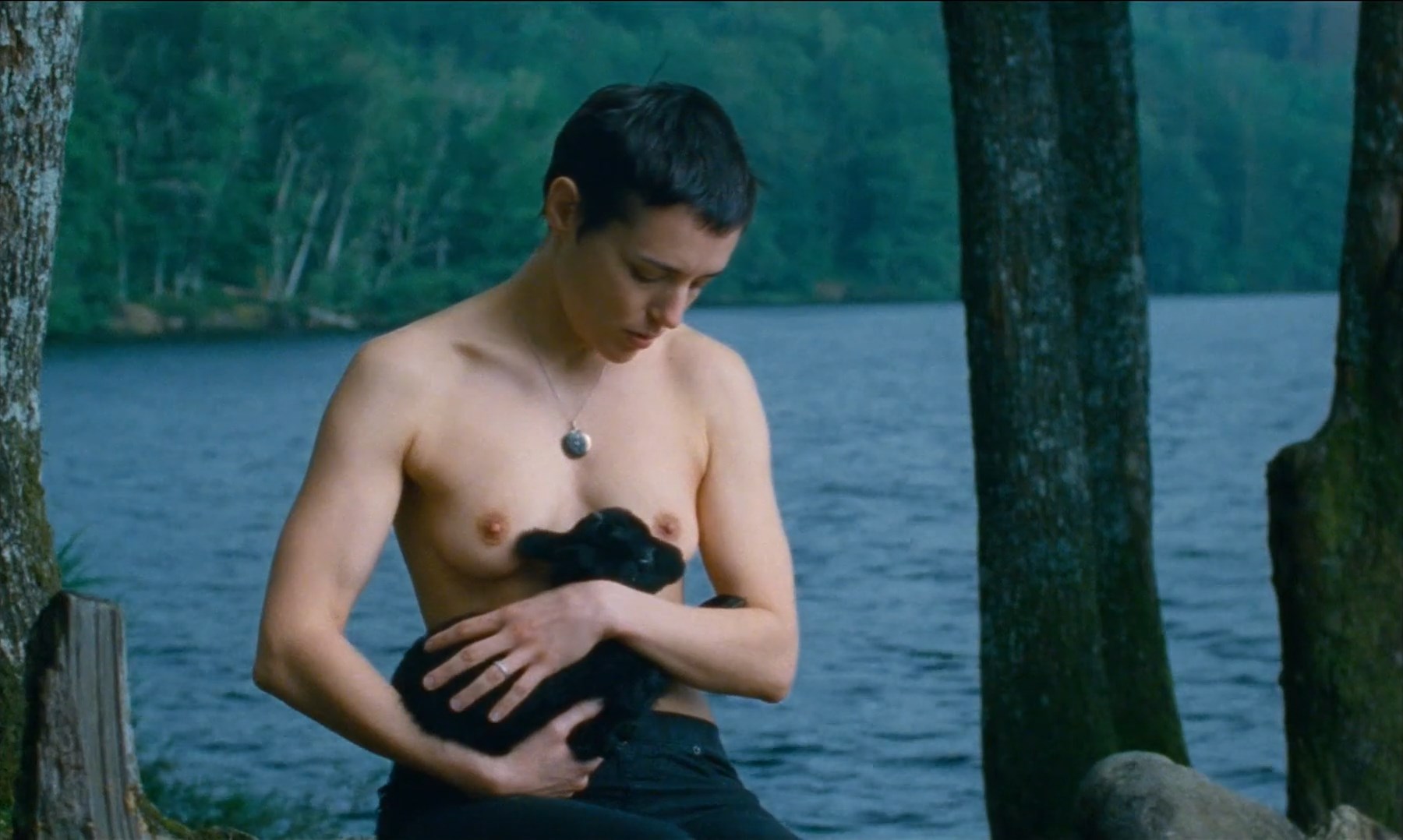 Голая Камилла Бертомиер - Каракуль (2022)